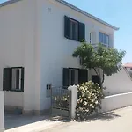 House Sahara